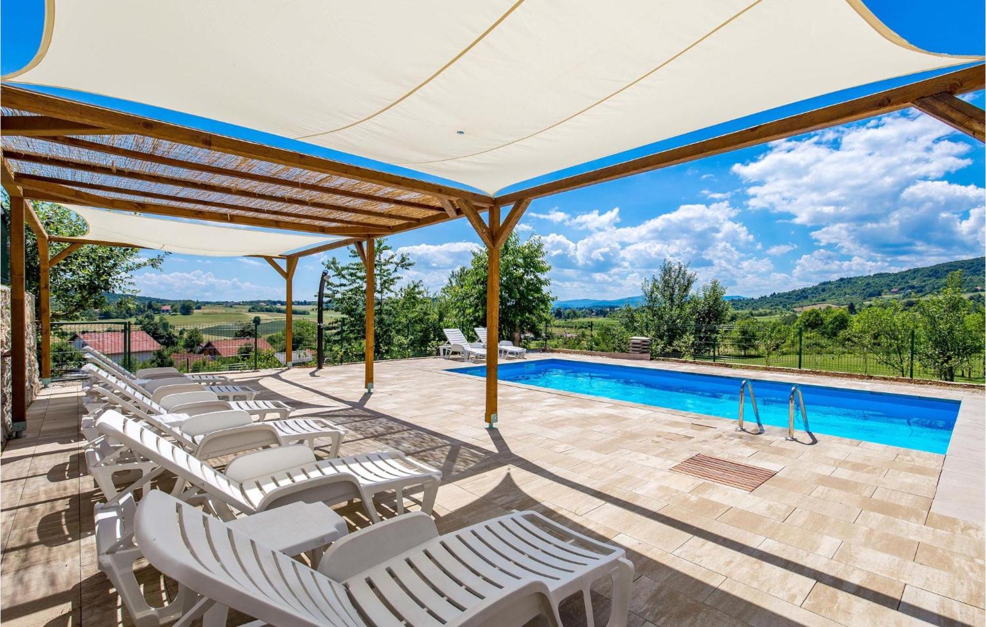 1 Bedroom Beautiful Apartment In Rakovica Dış mekan fotoğraf