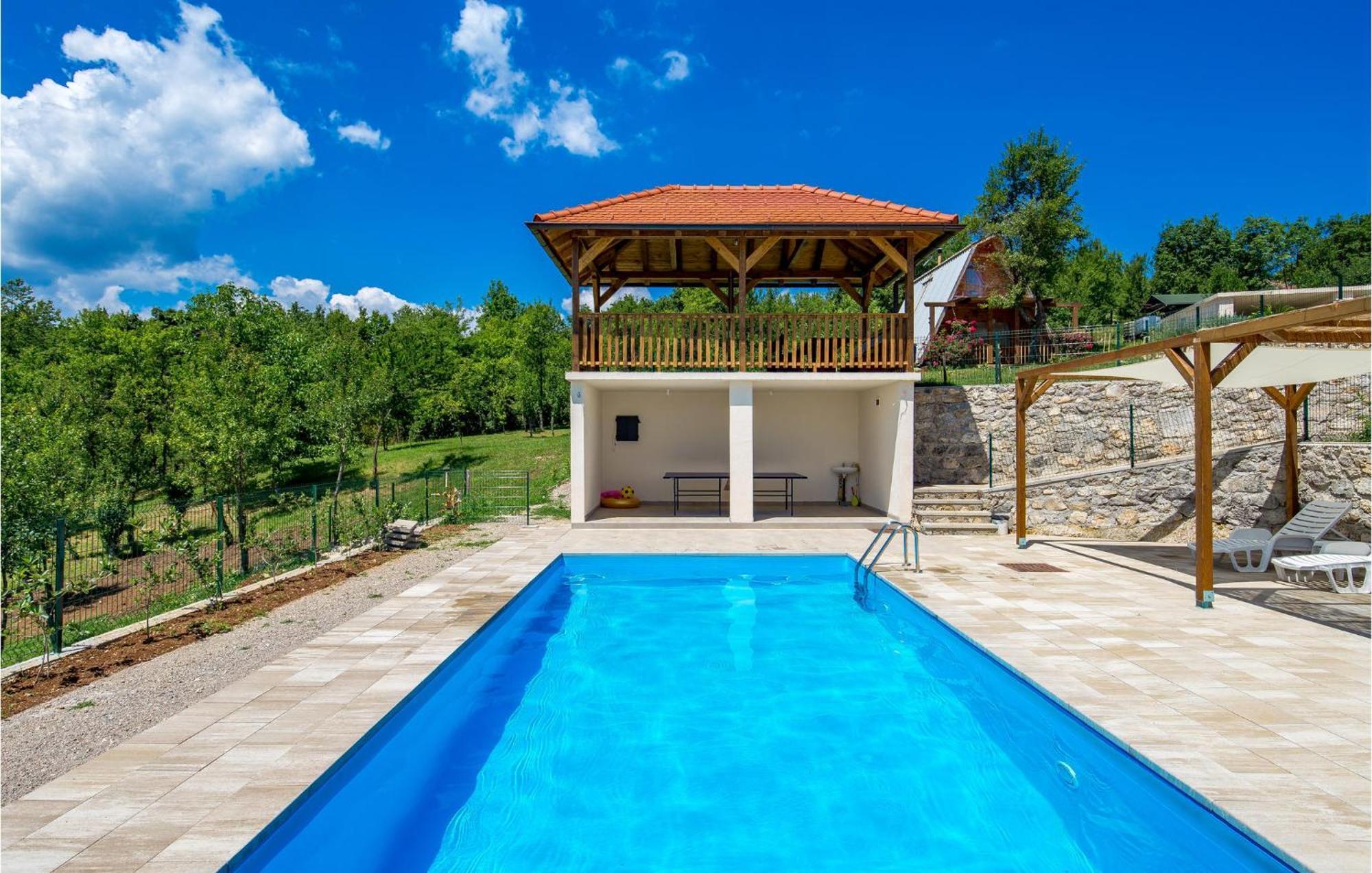 1 Bedroom Beautiful Apartment In Rakovica Dış mekan fotoğraf